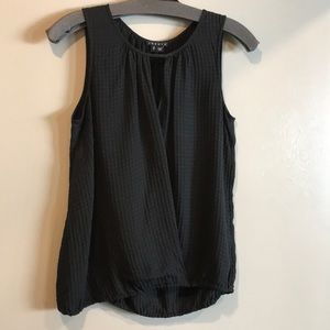 Like new Theory silk keyhole tank